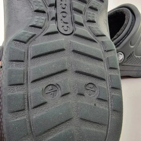 Classic Black Lined Crocs - 9 - Picture 11 of 11